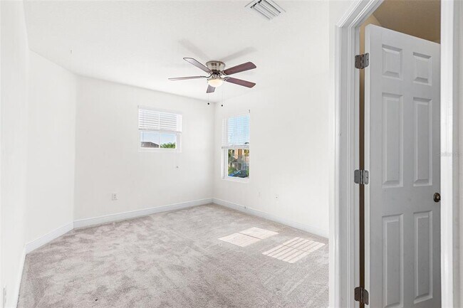 Building Photo - 1848 Oak Hammock Ct