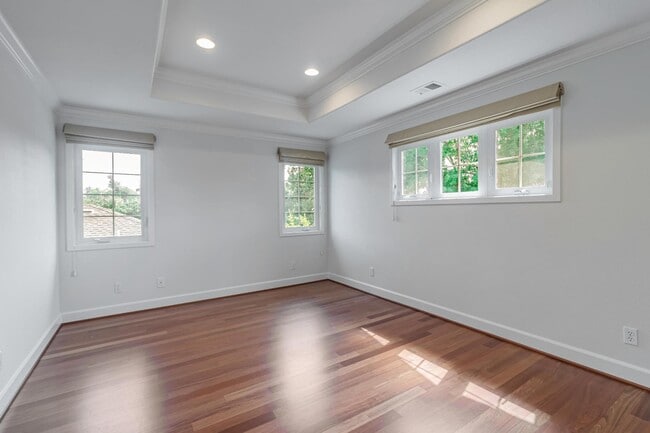 Building Photo - 130 Heather Ln