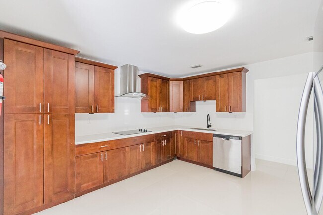 Building Photo - 2810 NE 60th St