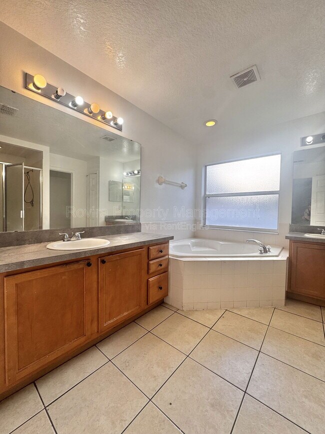 Building Photo - 127 Appian Way