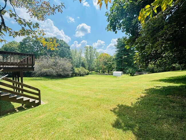 Building Photo - 401 Apperson Dr