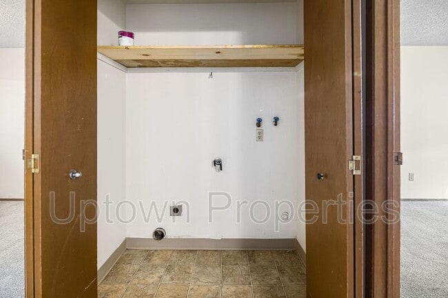 Building Photo - 5660 SW 180th Ave