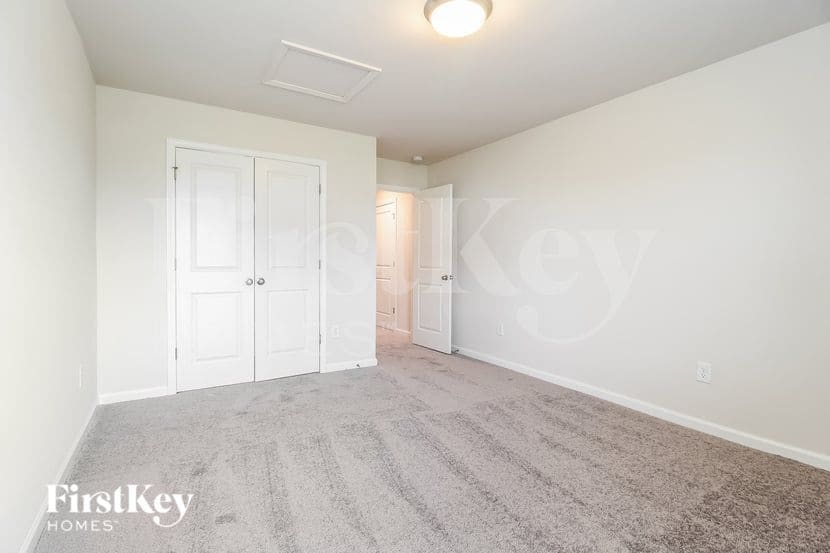 Building Photo - 808 Birchcrest Wy