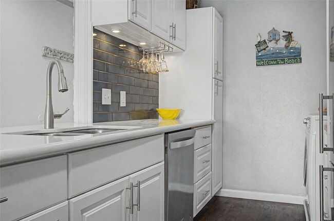 Building Photo - 307 Yacht Club Ln