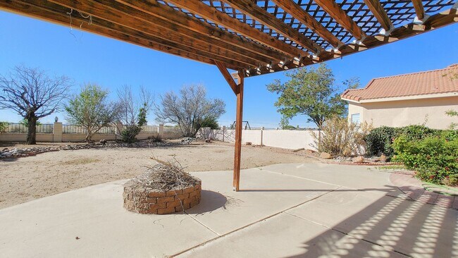 Building Photo - Magnificent 4 Bedroom, 2.5 Bath in Rio Rancho!