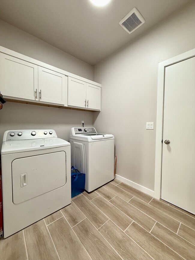 Building Photo - 51069 Purple Mat Ave