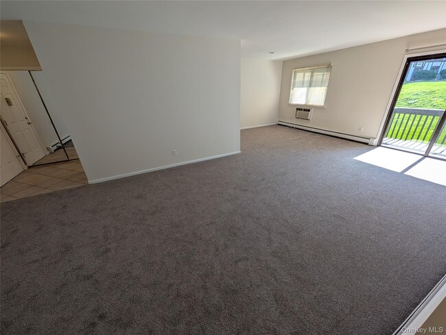 Building Photo - 9 Loudon Dr