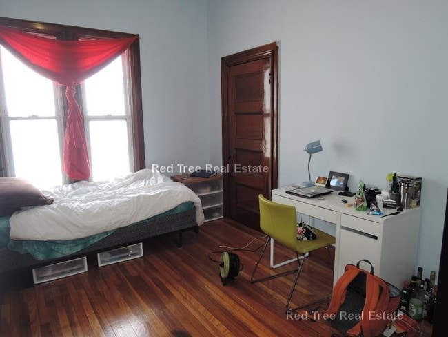 Building Photo - 85 Surrey St