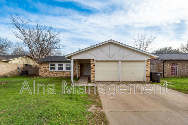 Building Photo - 5616 Twin Oaks Dr