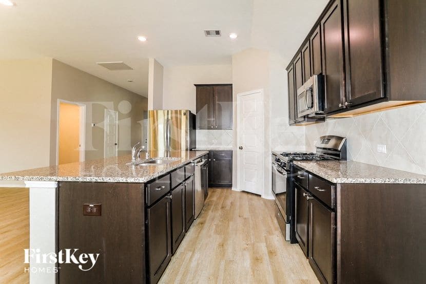 Building Photo - 334 Jewett Meadow Dr