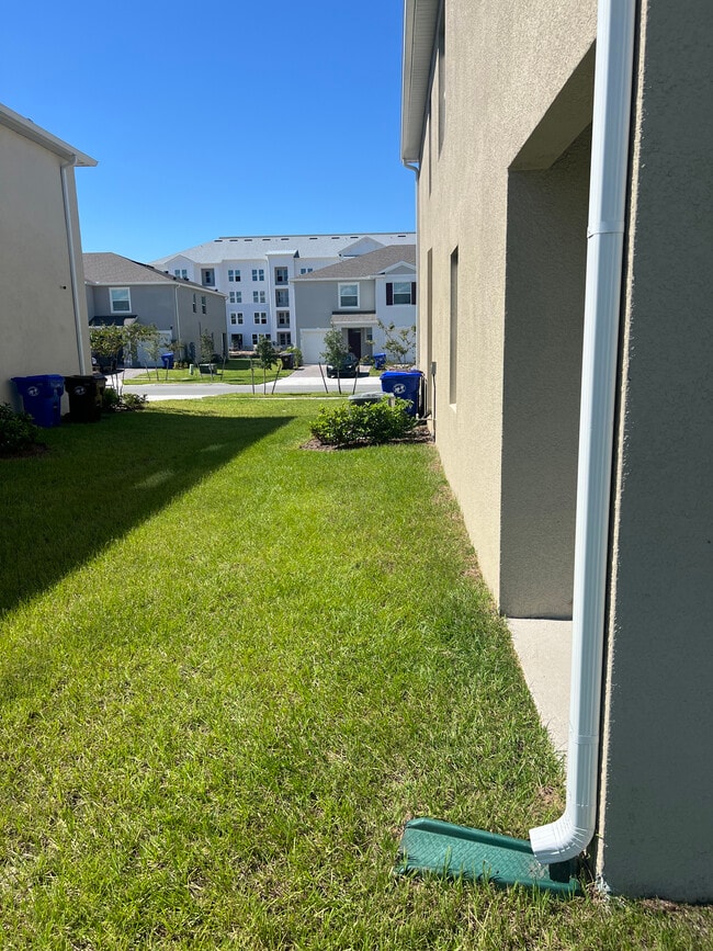 Building Photo - 1375 Isleta Lp