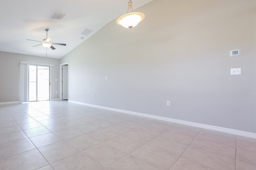 Building Photo - 6983 KIng Creek Dr