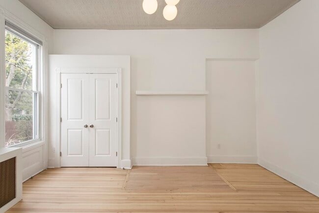 Building Photo - 339 Ogden Ave.