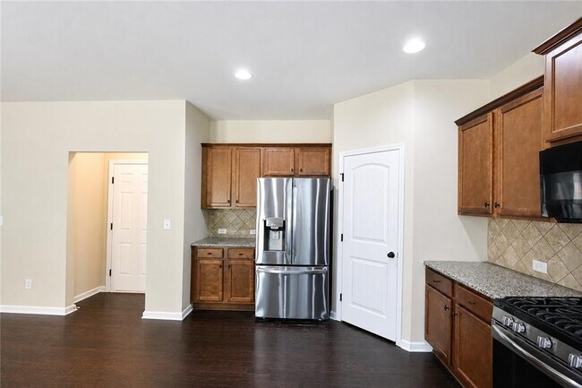 Building Photo - 5817 Park Point