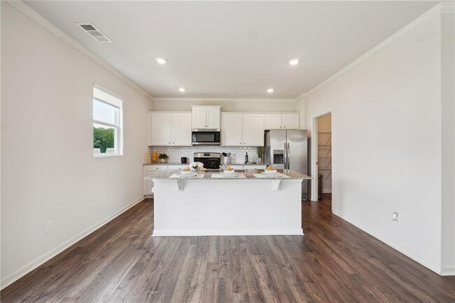 Building Photo - 100 Fernbrook Trl