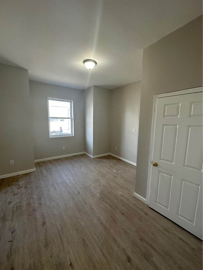 Building Photo - 1016 Capouse Ave