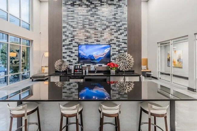 Building Photo - 1250 State St