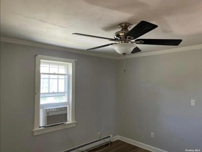 Building Photo - 119 Maple Pl