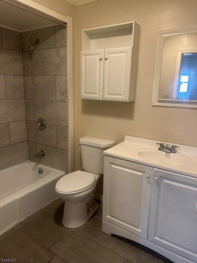 Building Photo - 70 Palm St