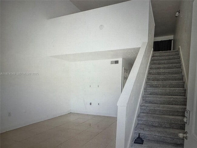 Building Photo - 3984 Crayrich Cir