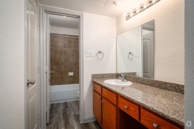 1BR, 1BA - 782SF - Reserve at Westwood