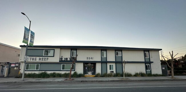 Primary Photo - 5541 Laurel Canyon Blvd