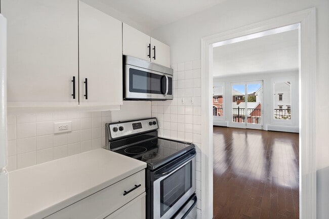 Building Photo - 110 Shearwater Ct E