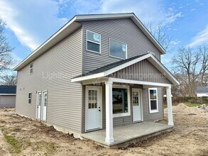 Building Photo - 313 Orchard Ave