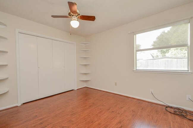 Building Photo - 1035 Western Meadows Dr