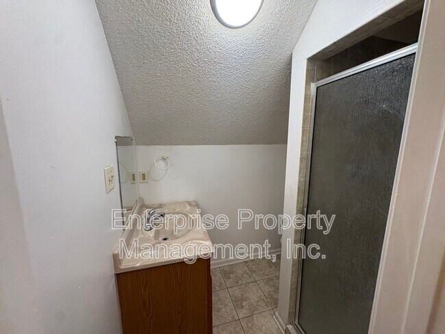 Building Photo - 3182 Casann Cove
