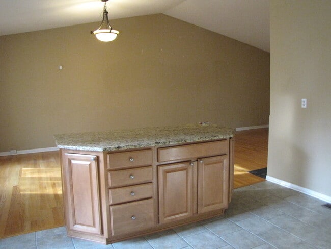 Building Photo - 2813 Dogwood Rd