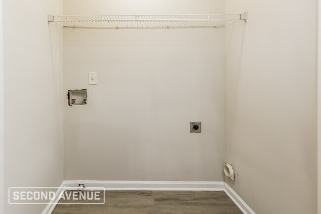 Building Photo - 5211 Hanover St