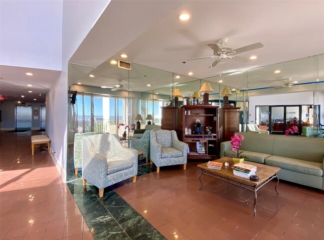 Building Photo - 7700 Seawall Blvd