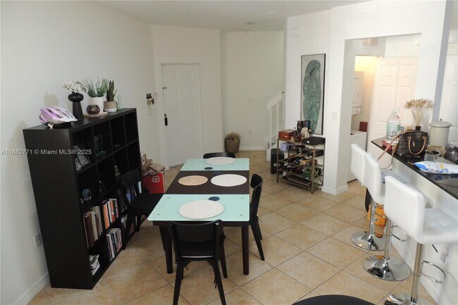 Building Photo - 8899 NW 107 Ct