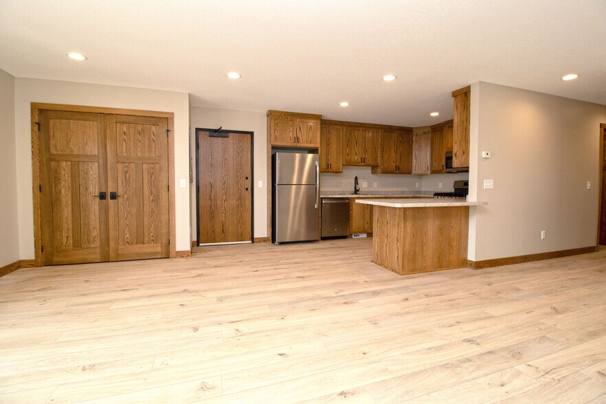 Building Photo - 610 Martin Ave