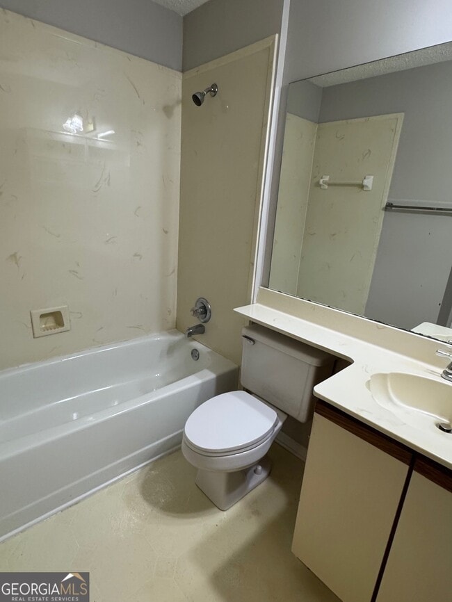 Building Photo - 2220 Goodwood Blvd SE