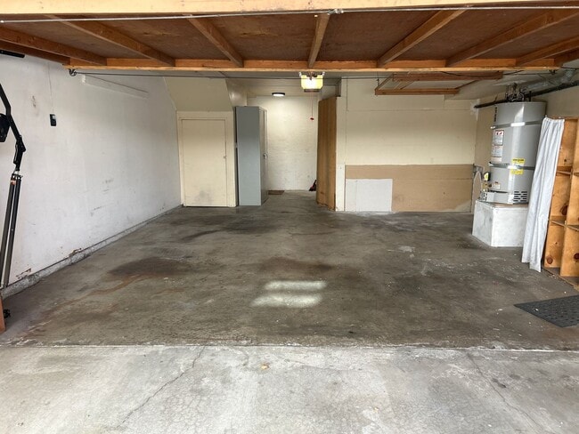 Building Photo - 400 S Garfield Ave