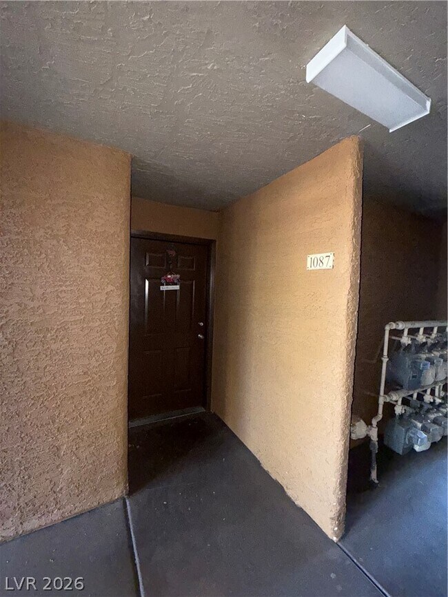 Building Photo - 2200 S Fort Apache Rd