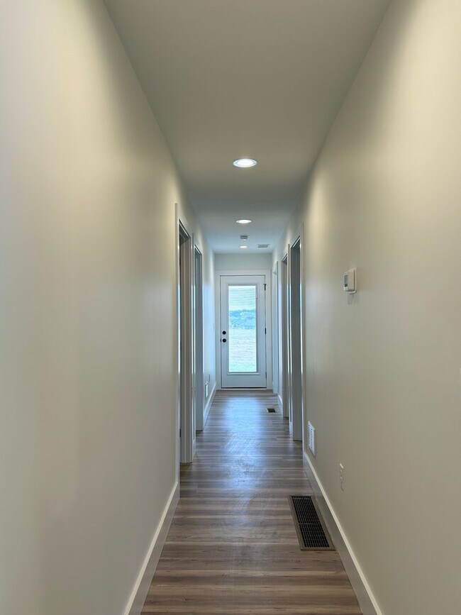 Building Photo - 320/322 Winding Branch Drive