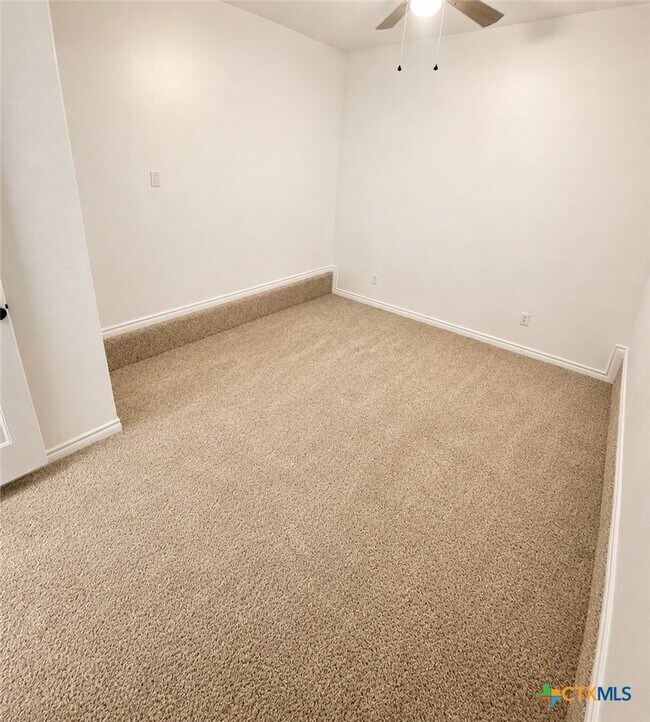 Building Photo - 807 Sandy Ct