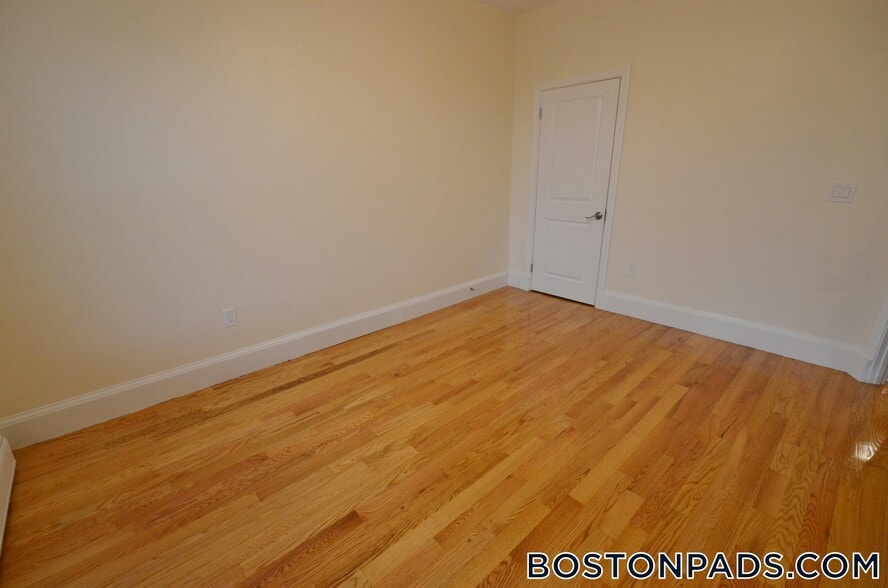 Building Photo - 35 Brookline St