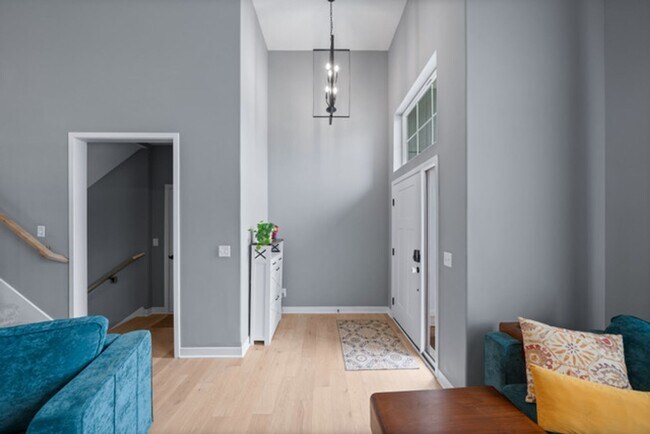 Building Photo - 16083 Ryan Cir