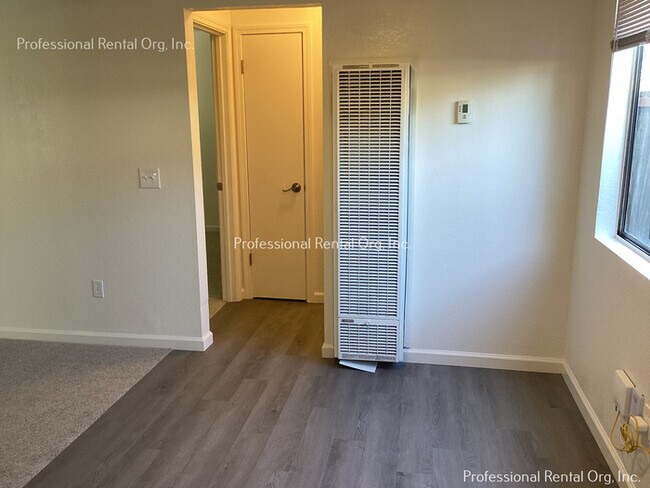 Building Photo - Downtown Newly remodeled 1 bedroom