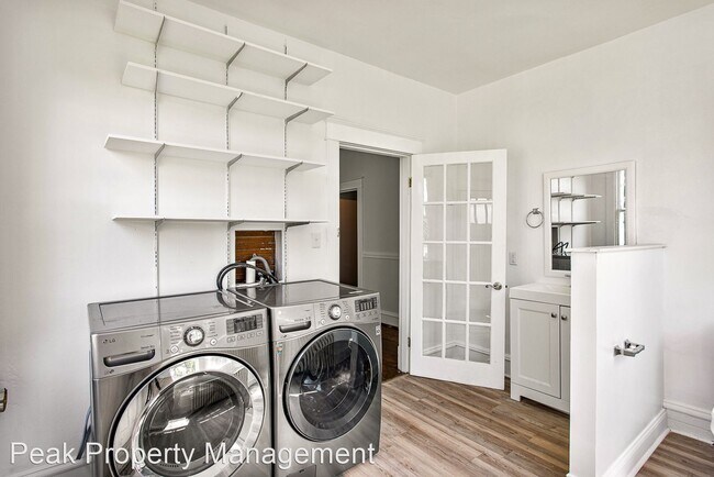 Building Photo - 4 br, 2 bath House - 1304 Bainbridge St.