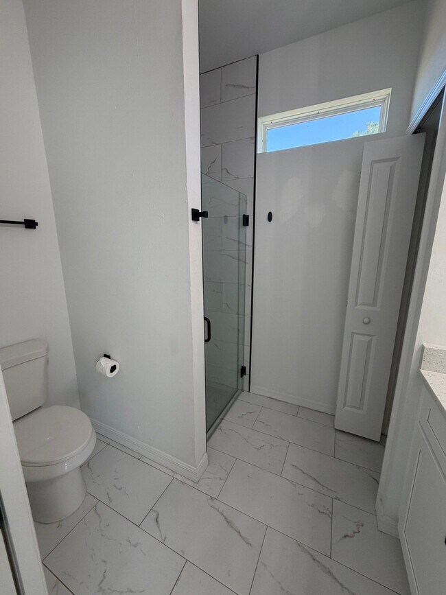 Building Photo - 1145 Edgerton Ave