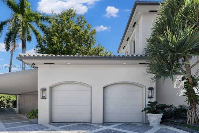 Building Photo - 176 S Hibiscus Dr