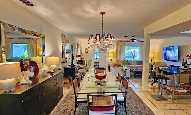 Building Photo - 329 Bernard Ave