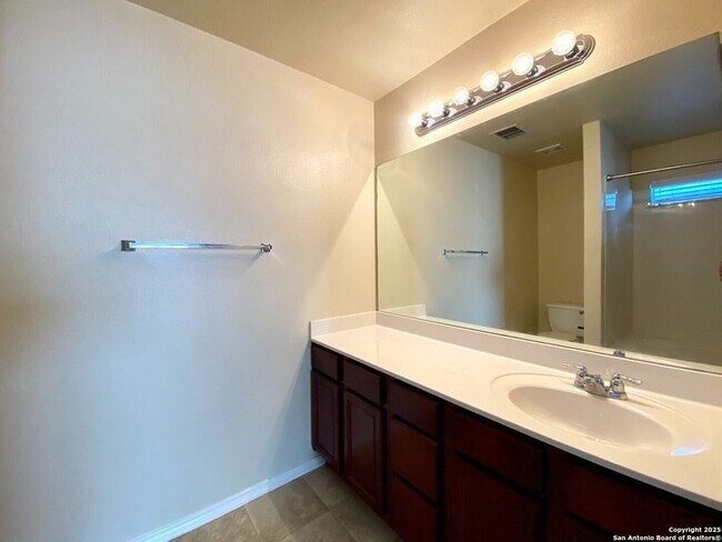 Building Photo - 215 Coopers Hawk