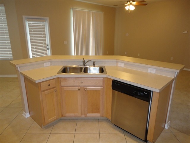 Building Photo - 8354 Moccasin Trail Dr