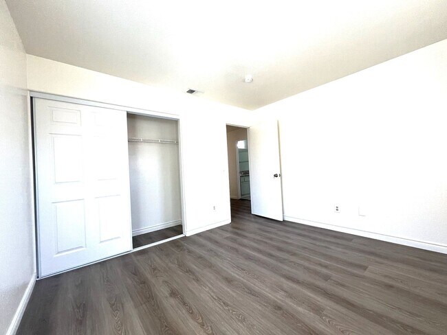 Building Photo - Spacious 4-Bedroom Home with Large Backyard in Moreno Valley